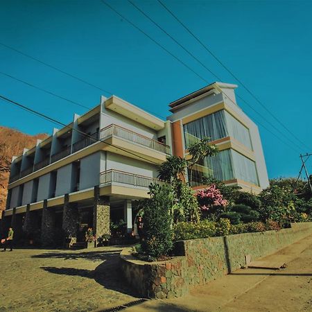 Kalton Hotel Labuan Bajo Exterior photo