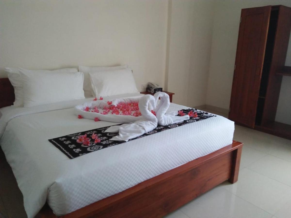 Kalton Hotel Labuan Bajo Exterior photo