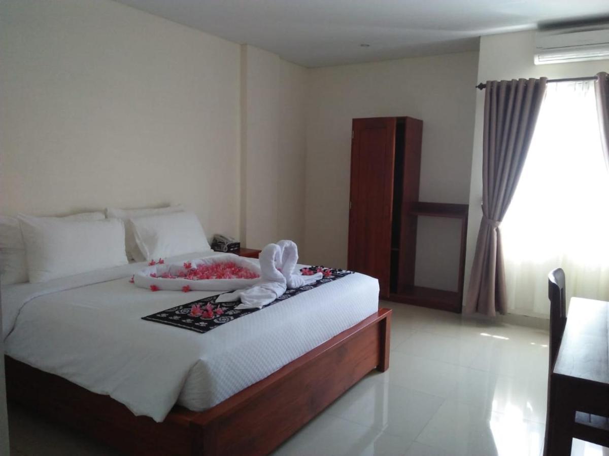 Kalton Hotel Labuan Bajo Exterior photo